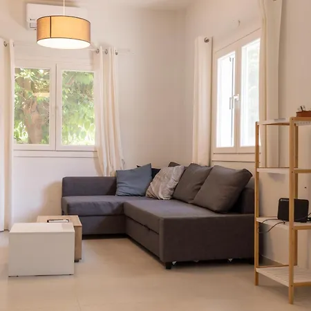 The Whitehouse * Agia Triada (Thessaloniki)