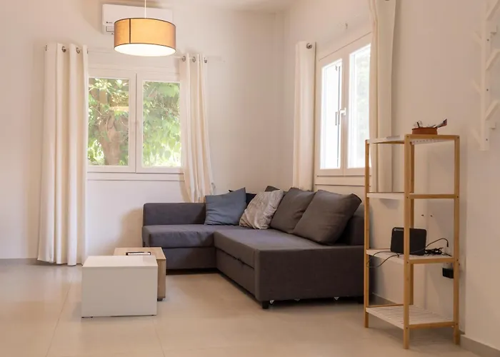 The Whitehouse * Agia Triada (Thessaloniki)